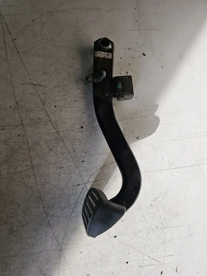 Chevrolet Corvette (2014 - 2019)  20981794 Тормозная педаль