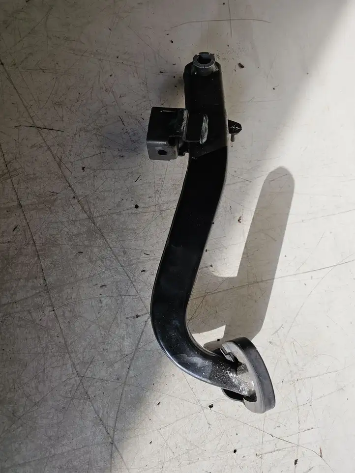 Chevrolet Corvette (2014 - 2019)  20981794 Тормозная педаль