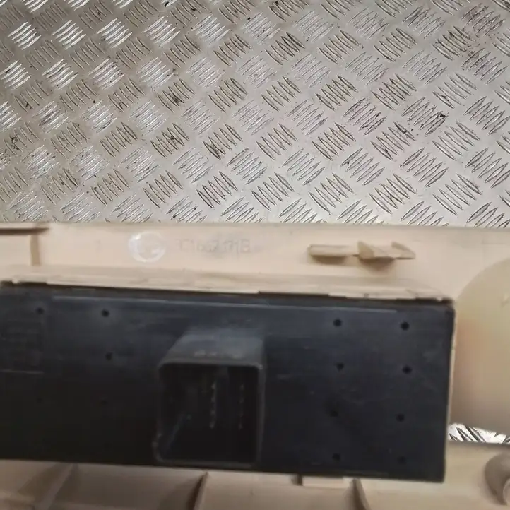 Volkswagen PASSAT B6 (2005 - 2010) 3186717B Блок кнопок стеклоподъемников — фото 2