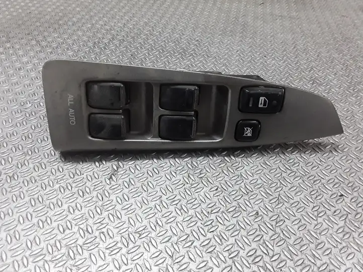 Toyota Corolla Verso E121 (2001 - 2004) 8404013081 Блок кнопок стеклоподъемников — фото 1