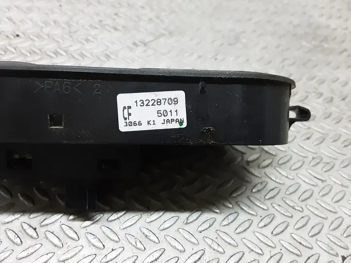 Opel Zafira B (2003 - 2006) 13228709 Блок кнопок стеклоподъемников — фото 2