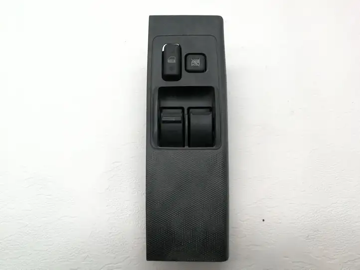 Toyota Corolla Verso E121 (2004 - 2007) 848200F040 Кнопка стеклоподъемников — фото 1