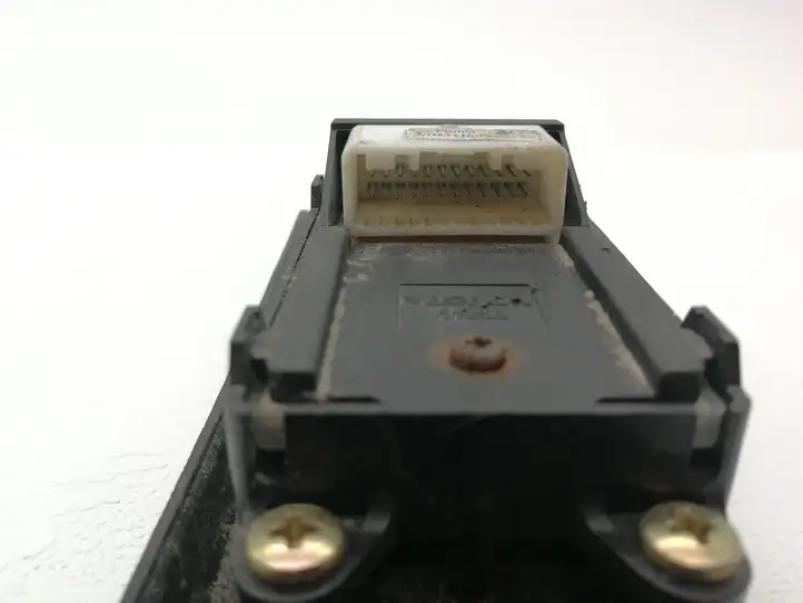 Toyota Corolla Verso E121 (2004 - 2007) 848200F040 Кнопка стеклоподъемников — фото 4