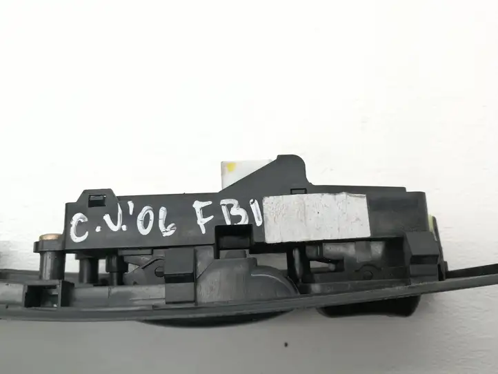 Toyota Corolla Verso E121 (2004 - 2007) 848200F040 Кнопка стеклоподъемников — фото 5
