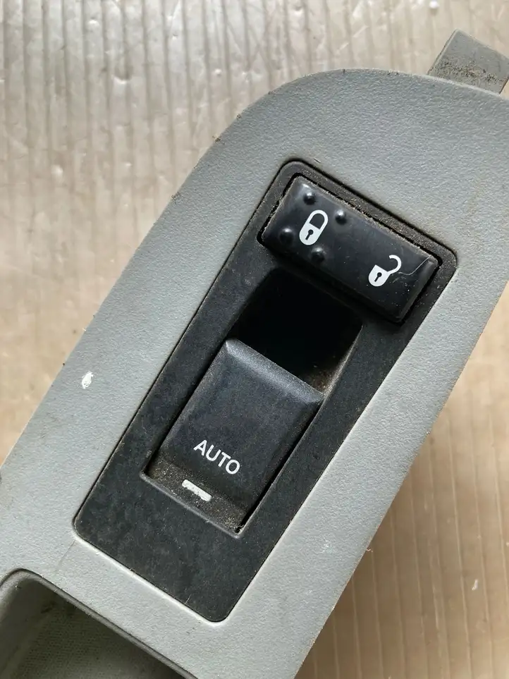 Jeep Grand Cherokee (WK) (2004 - 2010) 04602786AA Блок кнопок стеклоподъемников — фото 1