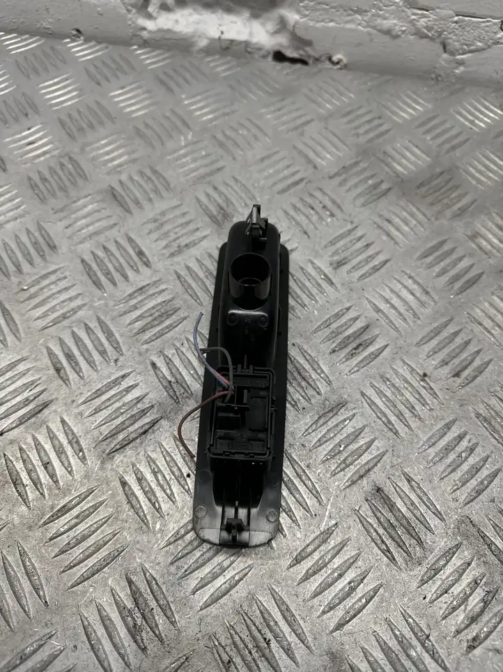 Renault Laguna III (2007 - 2015) 82944002r Блок кнопок стеклоподъемников — фото 2