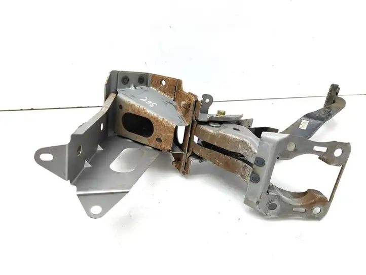 Mazda 6. (2002 - 2005)   Тормозная педаль