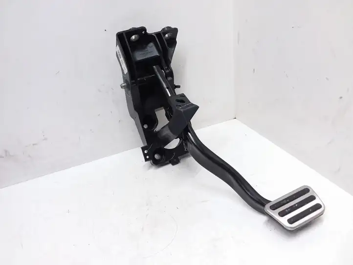 Ford Mustang VI (2015 - )  FR3C2D094CD Тормозная педаль