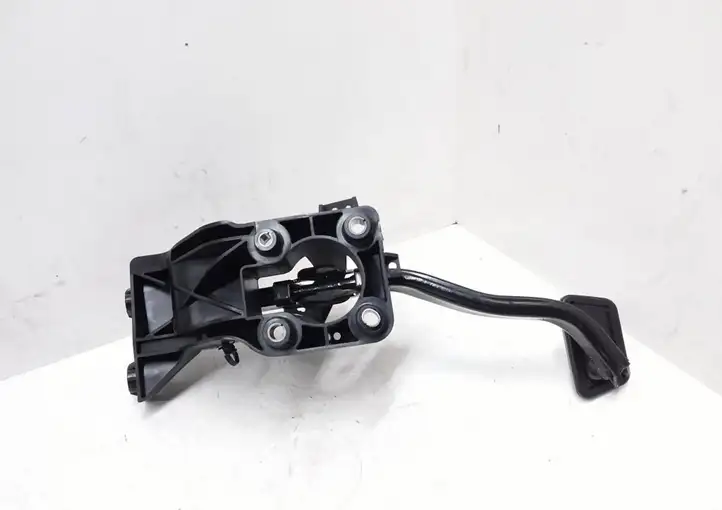 Ford Mustang VI (2015 - )  FR3C2D094CD Тормозная педаль