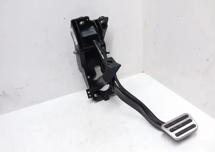 Ford Mustang VI (2015 - )  FR3C2D094CD Тормозная педаль