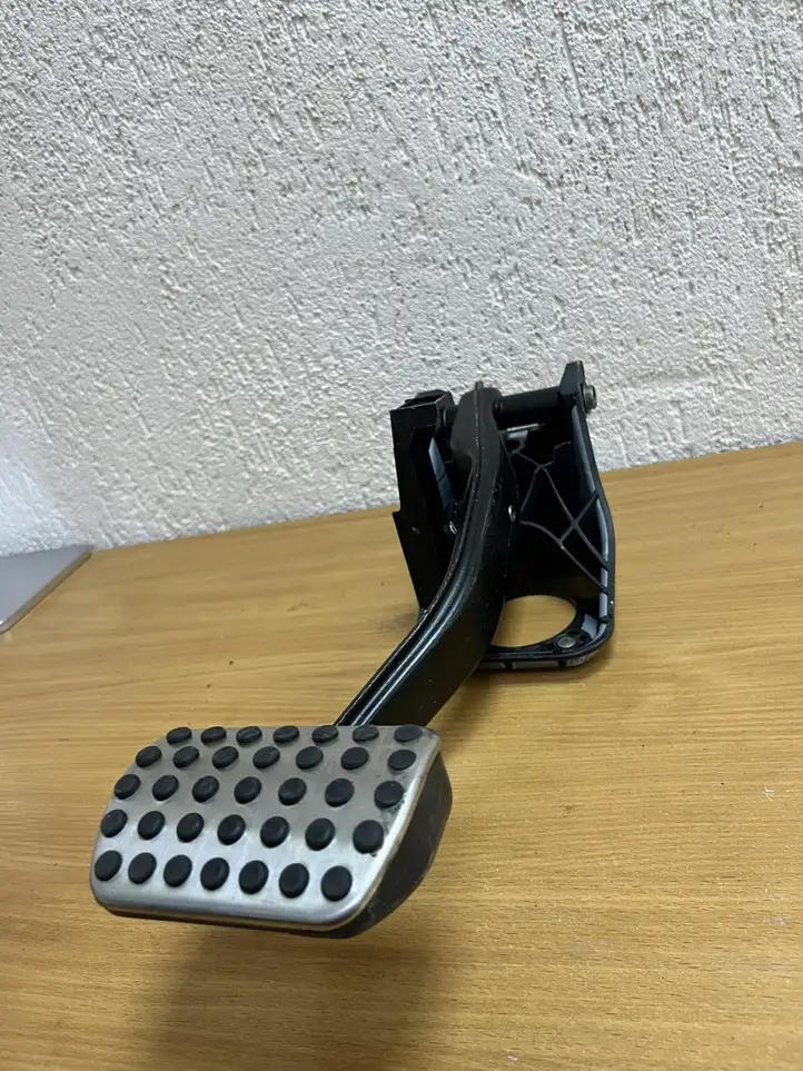 Mercedes-Benz GLC X253/C253 (2015 - ) A2052900800 Тормозная педаль — фото 5