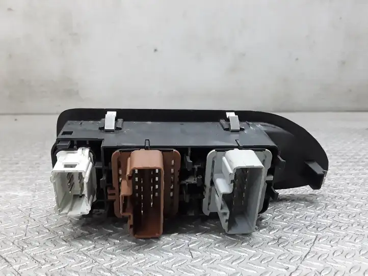 Renault Laguna II (2001 - 2005) Блок кнопок стеклоподъемников — фото 1