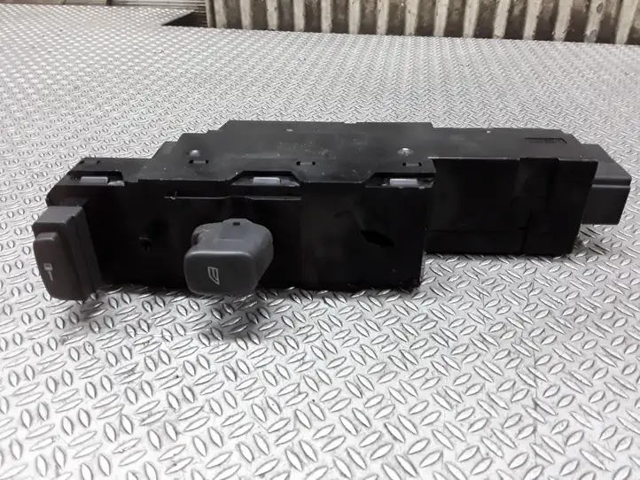 Volvo V70 (2000 - 2004) 9452941 Кнопка стеклоподъемников — фото 1