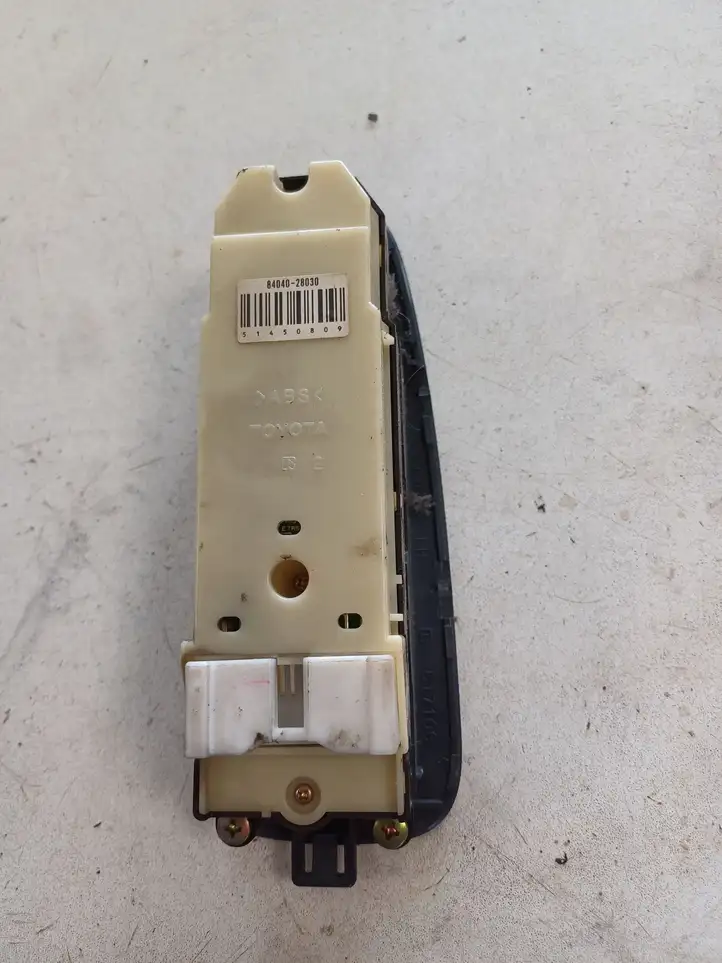 Toyota Previa (XR30, XR40) II (2000 - 2006) 8404028030 Блок кнопок стеклоподъемников — фото 2