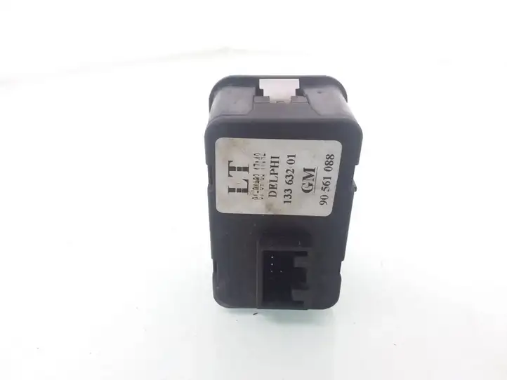 Opel Astra G (1998 - 2004) 90561088 Блок кнопок стеклоподъемников — фото 2