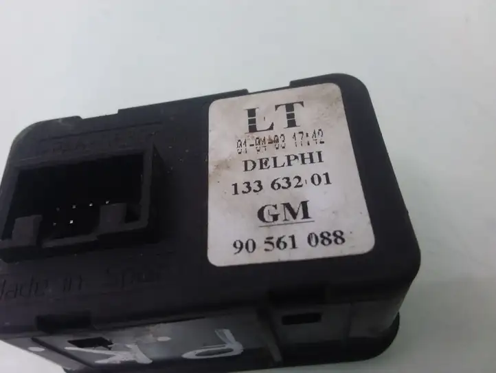 Opel Astra G (1998 - 2004) 90561088 Блок кнопок стеклоподъемников — фото 4