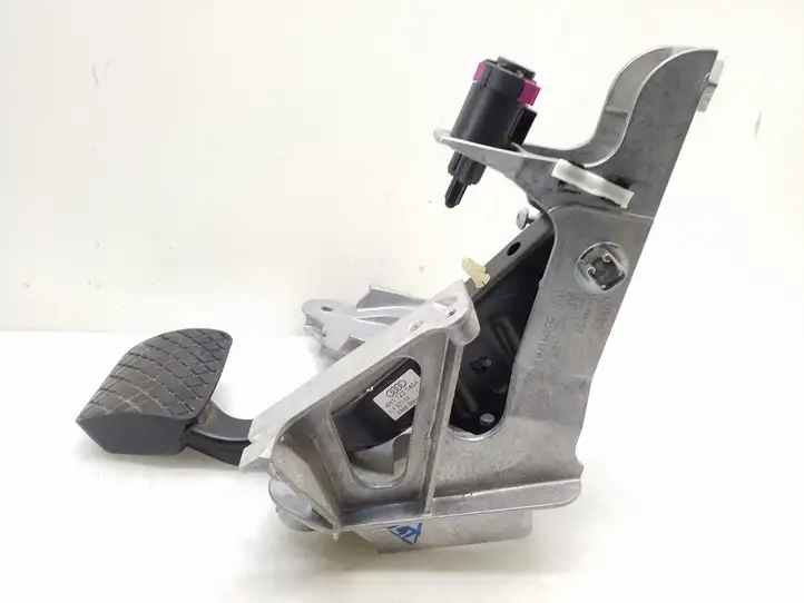 Audi A6 (2011 - 2014)  4H1723140A Тормозная педаль