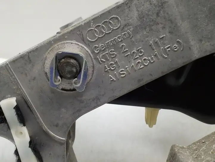 Audi A6 (2011 - 2014)  4H1723140A Тормозная педаль