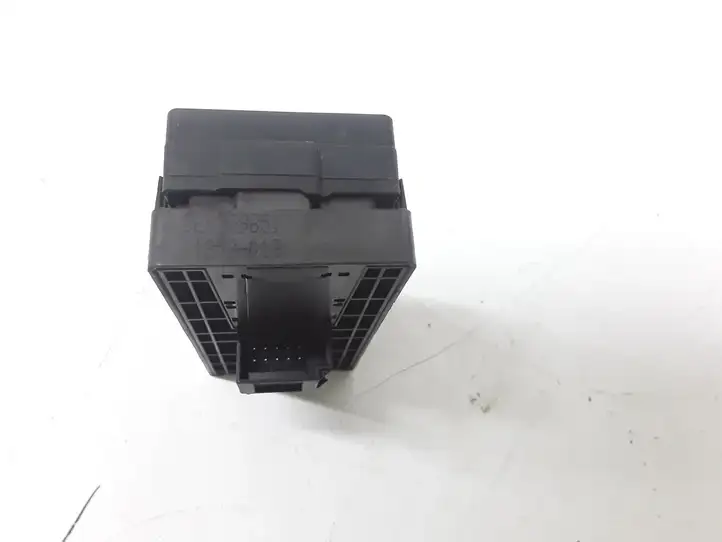 Seat Exeo (3R) (2008 - 2013) 8E0959851D Кнопка стеклоподъемников — фото 2