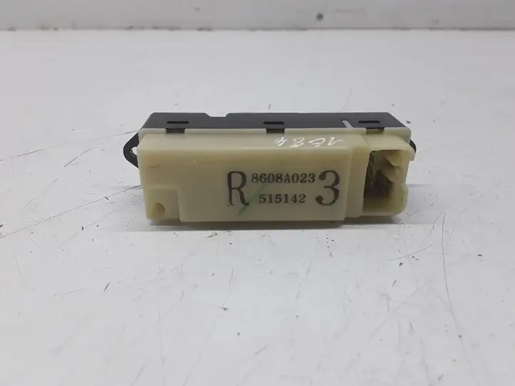 Mitsubishi Grandis (2003 - 2012) 514933 Кнопка стеклоподъемников — фото 2