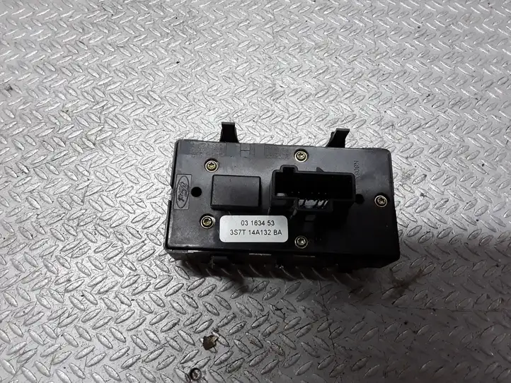 Ford Mondeo Mk III (2000 - 2007) 3S7T14A132BA Блок кнопок стеклоподъемников — фото 2