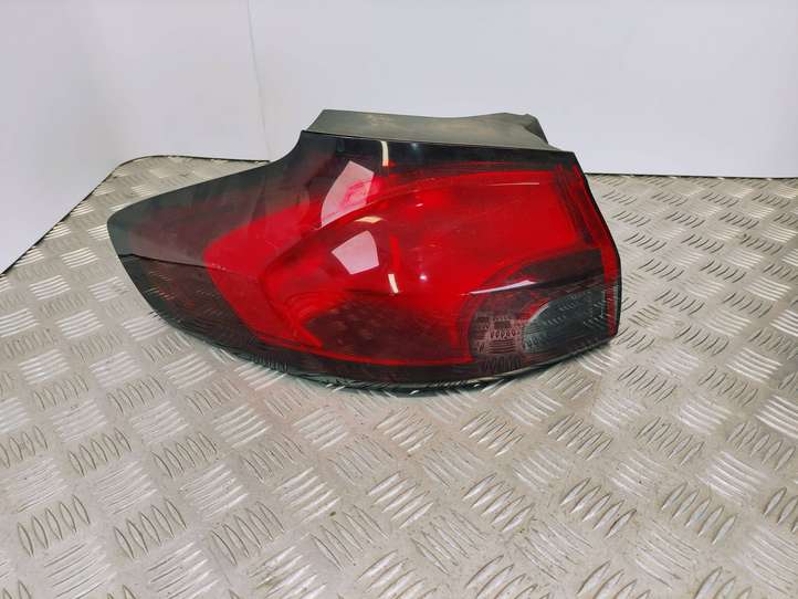 Opel Zafira (2008 - 2014)  21470101 Задний фонарь в кузове