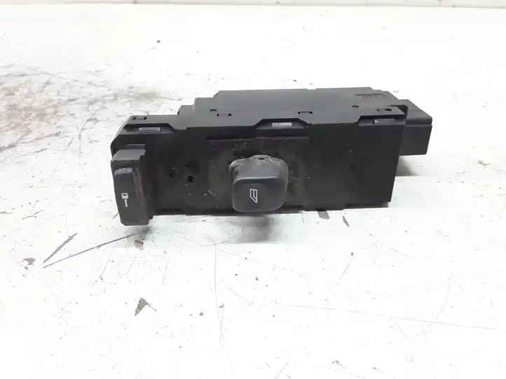 Volvo S60 (2000 - 2004) 8682950 Кнопка стеклоподъемников — фото 1
