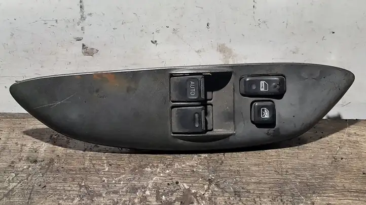 Toyota Yaris (2003 - 2005) 0113G0D Блок кнопок стеклоподъемников — фото 1