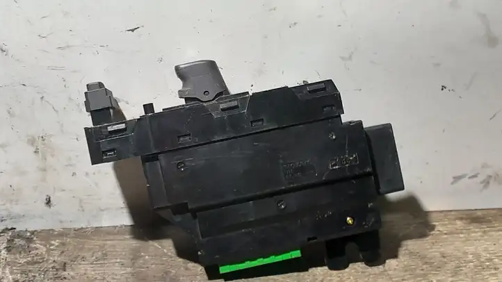 Volvo S60 (2004 - 2010) 8682950 Кнопка стеклоподъемников — фото 1