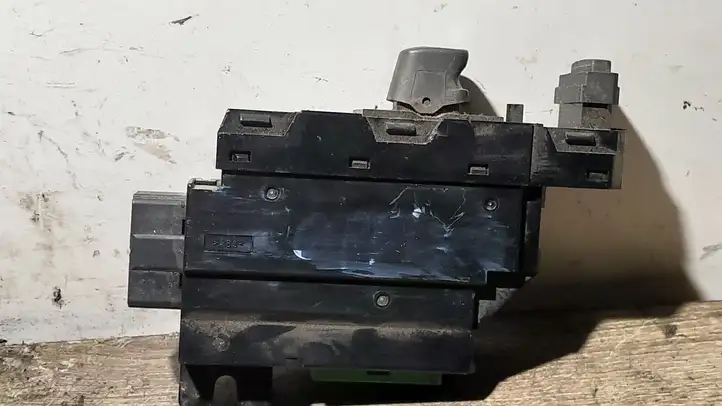 Volvo S60 (2004 - 2010) 8682950 Кнопка стеклоподъемников — фото 2