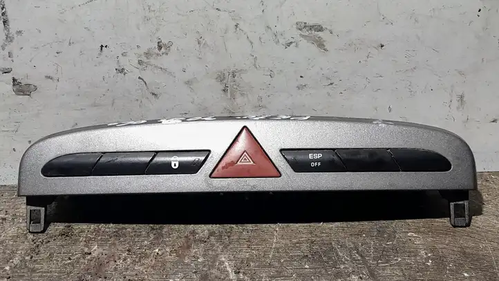 Peugeot 308 (2007 - 2013) 9659215177 Включатель аварийных фонарей — фото 1