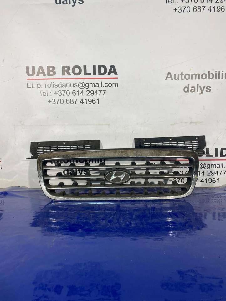 Hyundai Trajet (2000 - 2004)  863523A000 Верхняя решётка