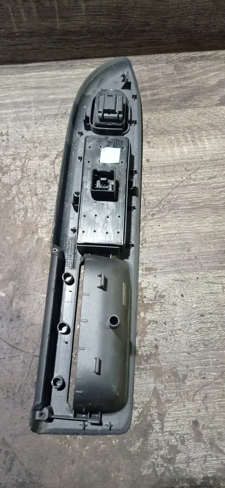 Volkswagen Golf Plus (2004 - 2008) 5M1867371C Кнопка стеклоподъемников — фото 2