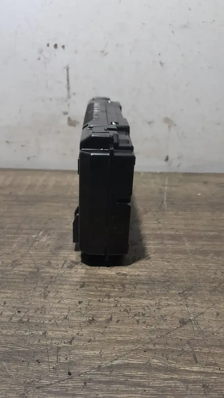 Opel Astra (2009 - 2012)  22858076 Экран/ дисплей / маленький экран