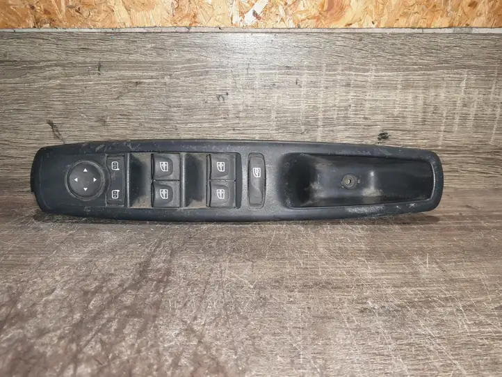 Renault Megane III (2009 - 2016) E30169 Кнопка стеклоподъемников — фото 1