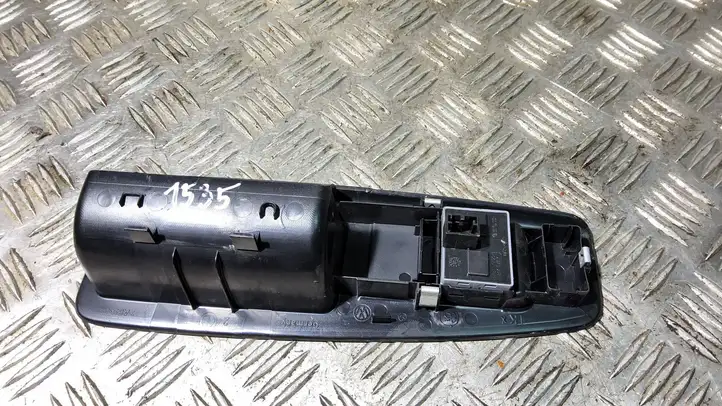 Volkswagen Polo (2005 - 2009) 6Q0959858 Блок кнопок стеклоподъемников — фото 3