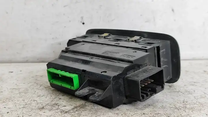 Volvo S60 (2000 - 2004) 8682949 Блок кнопок стеклоподъемников — фото 3