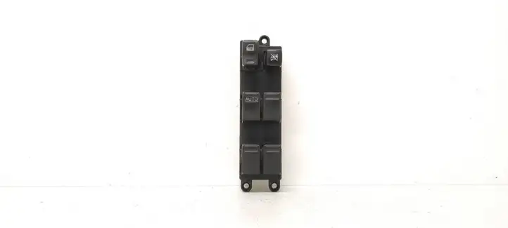 Nissan X-Trail T30 (2001 - 2007) Блок кнопок стеклоподъемников — фото 1