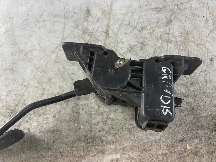 Mitsubishi Grandis (2003 - 2012) Arm30003 Педаль акселератора — фото 1