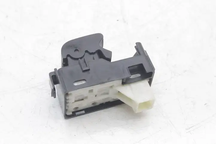 Toyota Prius+ (ZVW40) (2011 - 2018) Блок кнопок стеклоподъемников — фото 3