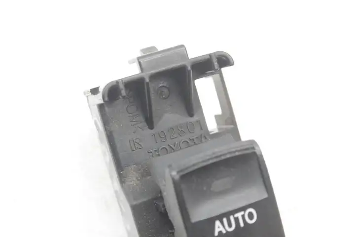 Toyota Prius+ (ZVW40) (2011 - 2018) Блок кнопок стеклоподъемников — фото 5