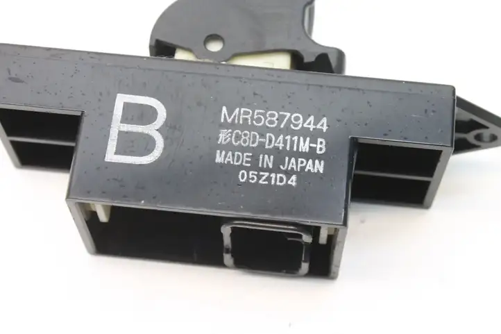 Mitsubishi Outlander (2007 - 2012) MR587944 Блок кнопок стеклоподъемников — фото 5