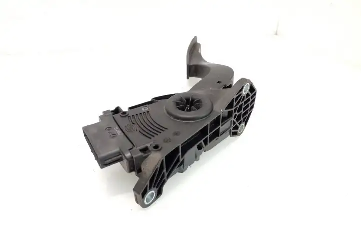 Suzuki Grand Vitara (2005 - 2008)  I590065J01 Педаль акселератора