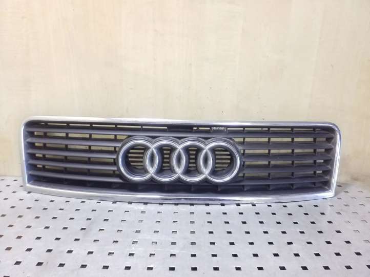 4B0853651F Audi A6 S6 C5 4B Grotelės priekinės