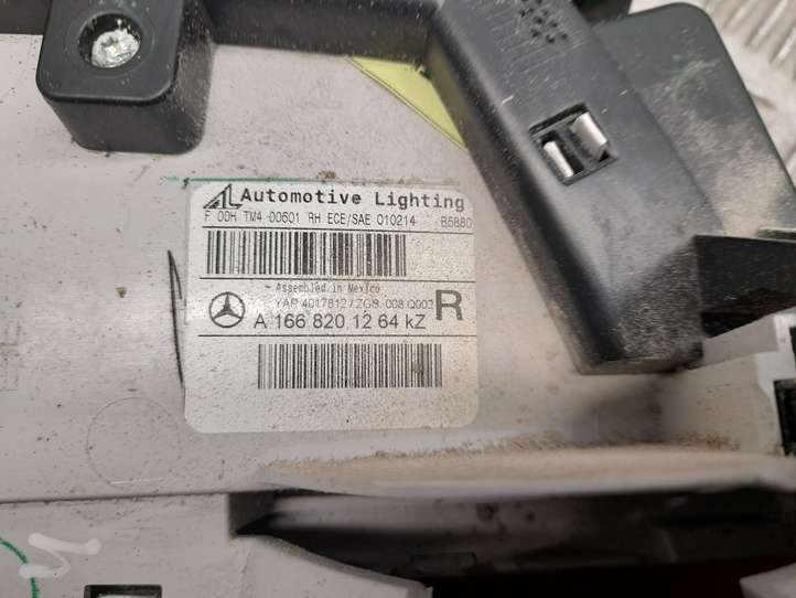 Mercedes-Benz GL X166 (2013 - 2019)  A1668201264 Задний фонарь в крышке багажника