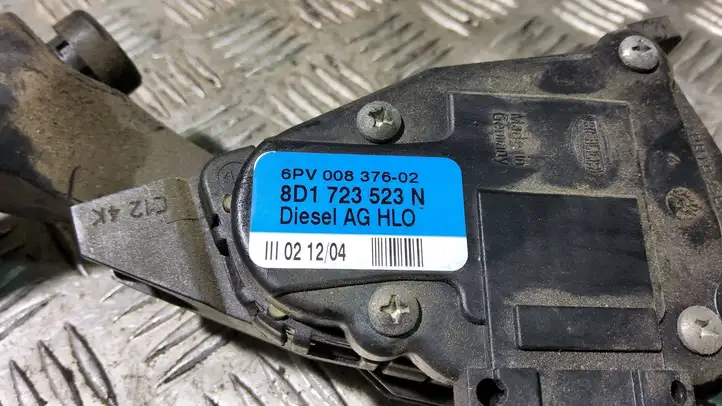 Audi A6 S6 C5 4B (2001 - 2004) 8D1723523N Педаль акселератора — фото 2