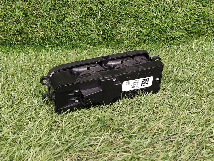 Volvo V50 (2004 - 2008) 30773210 Кнопка стеклоподъемников — фото 4
