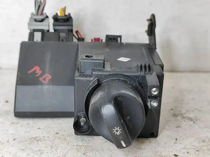 Mercedes-Benz E W210 (1995 - 2002) 2105452004 Включатель фонарей — фото 1