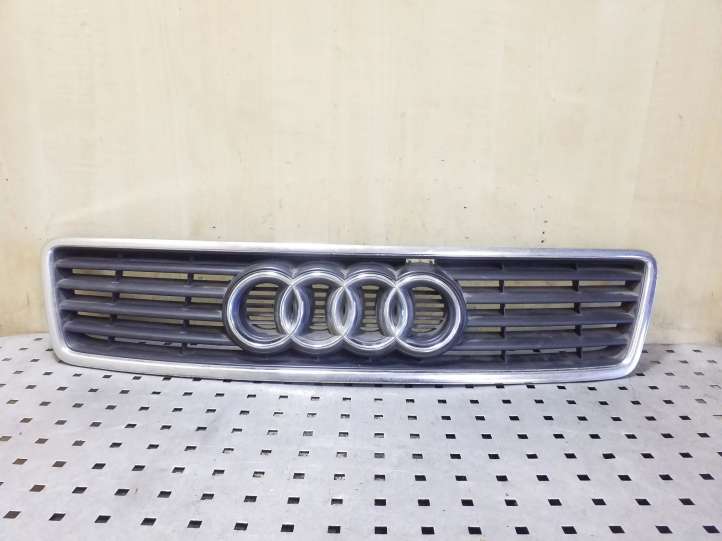 4B0853651A Audi A6 S6 C5 4B Grotelės priekinės