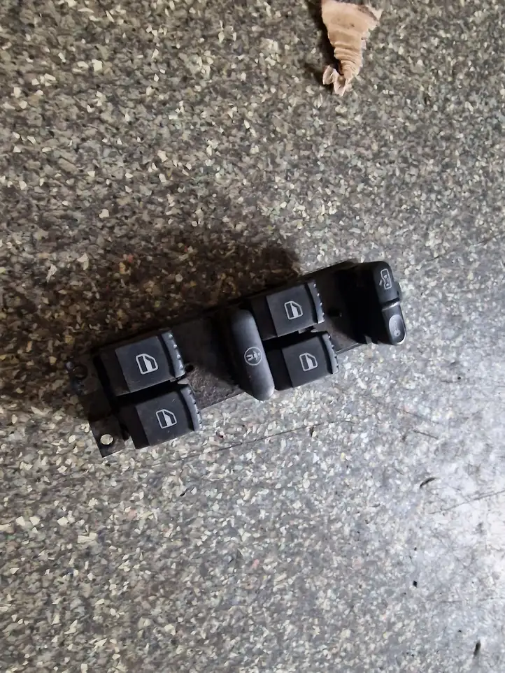 Seat Leon (1M) (1998 - 2006) 1J4959857 Блок кнопок стеклоподъемников — фото 1